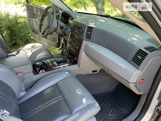 Сірий Джип Grand Cherokee, об'ємом двигуна 3 л та пробігом 215 тис. км за 11500 $, фото 12 на Automoto.ua
