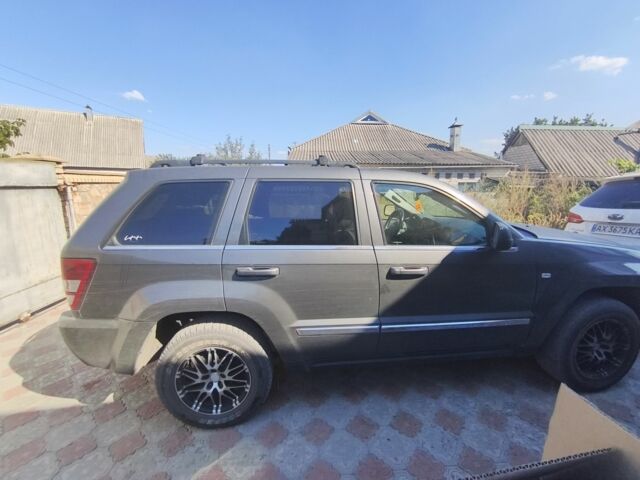 Сірий Джип Grand Cherokee, об'ємом двигуна 3 л та пробігом 300 тис. км за 5800 $, фото 4 на Automoto.ua