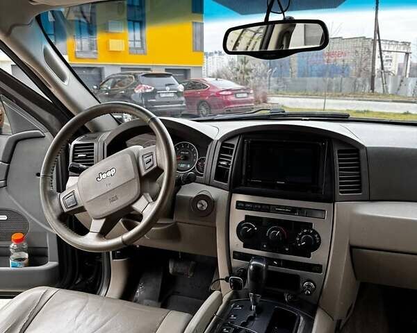 Сірий Джип Grand Cherokee, об'ємом двигуна 4.7 л та пробігом 200 тис. км за 8500 $, фото 21 на Automoto.ua