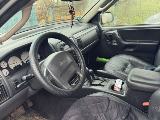 Сірий Джип Grand Cherokee, об'ємом двигуна 0 л та пробігом 335 тис. км за 4800 $, фото 1 на Automoto.ua