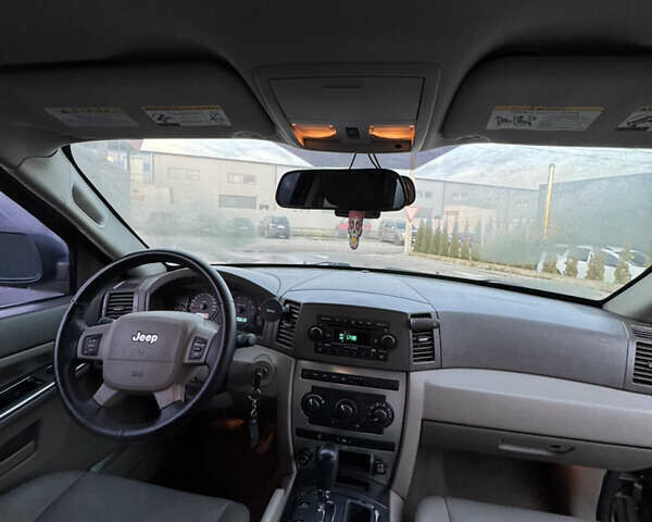 Сірий Джип Grand Cherokee, об'ємом двигуна 2.99 л та пробігом 195 тис. км за 10500 $, фото 12 на Automoto.ua