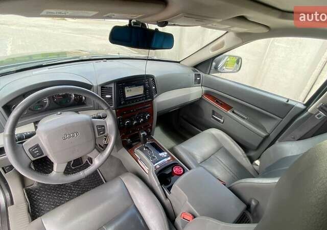 Сірий Джип Grand Cherokee, об'ємом двигуна 2.99 л та пробігом 315 тис. км за 10500 $, фото 7 на Automoto.ua