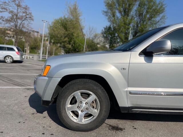 Сірий Джип Grand Cherokee, об'ємом двигуна 3 л та пробігом 286 тис. км за 9790 $, фото 7 на Automoto.ua