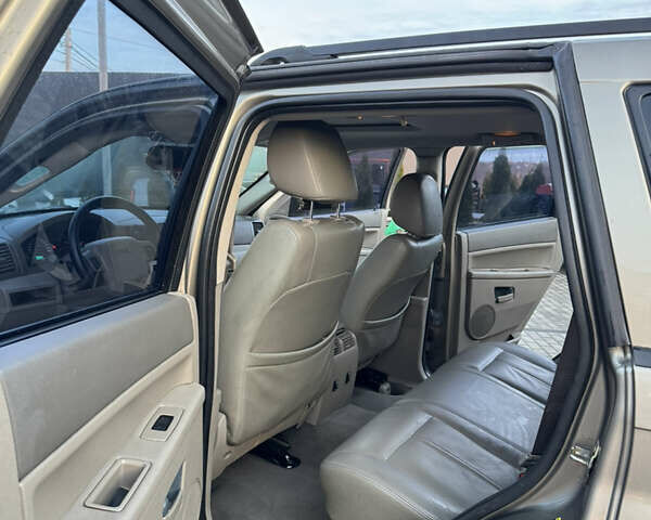 Сірий Джип Grand Cherokee, об'ємом двигуна 2.99 л та пробігом 195 тис. км за 10500 $, фото 7 на Automoto.ua