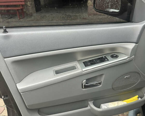 Серый Джип Гранд Чероки, объемом двигателя 4.7 л и пробегом 190 тыс. км за 8777 $, фото 11 на Automoto.ua