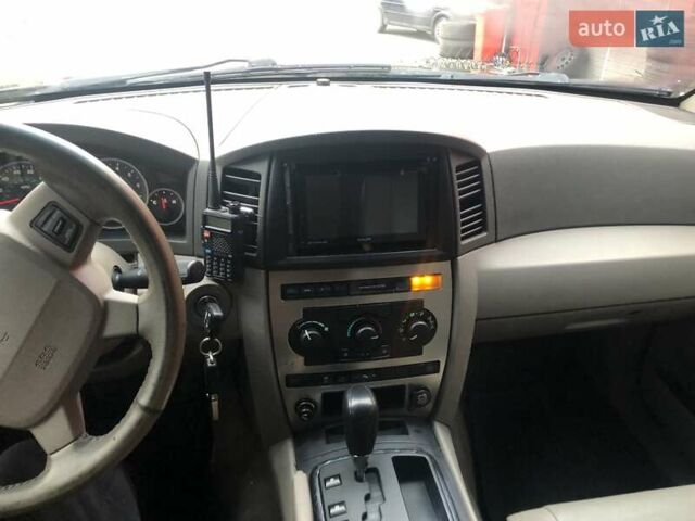 Серый Джип Гранд Чероки, объемом двигателя 4.7 л и пробегом 189 тыс. км за 9555 $, фото 4 на Automoto.ua