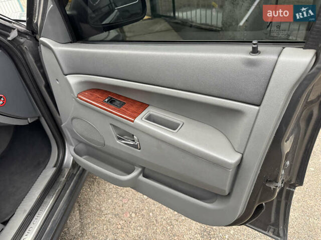 Сірий Джип Grand Cherokee, об'ємом двигуна 2.99 л та пробігом 402 тис. км за 9990 $, фото 30 на Automoto.ua