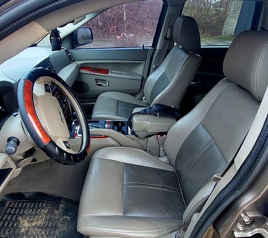 Сірий Джип Grand Cherokee, об'ємом двигуна 3 л та пробігом 1 тис. км за 11400 $, фото 7 на Automoto.ua