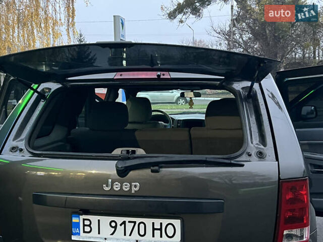 Серый Джип Гранд Чероки, объемом двигателя 3.7 л и пробегом 268 тыс. км за 6600 $, фото 41 на Automoto.ua