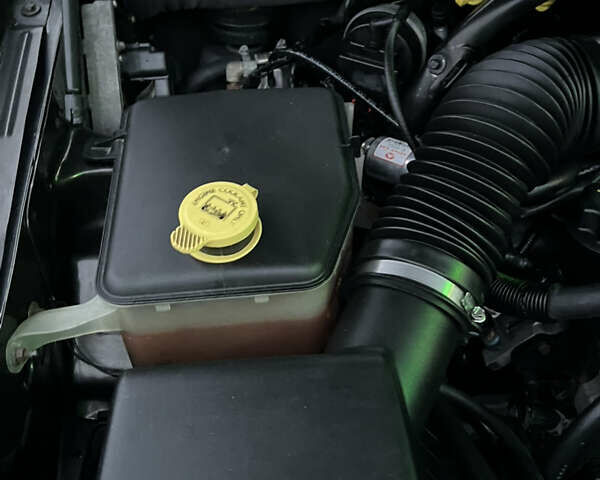 Серый Джип Гранд Чероки, объемом двигателя 3.7 л и пробегом 268 тыс. км за 6600 $, фото 54 на Automoto.ua