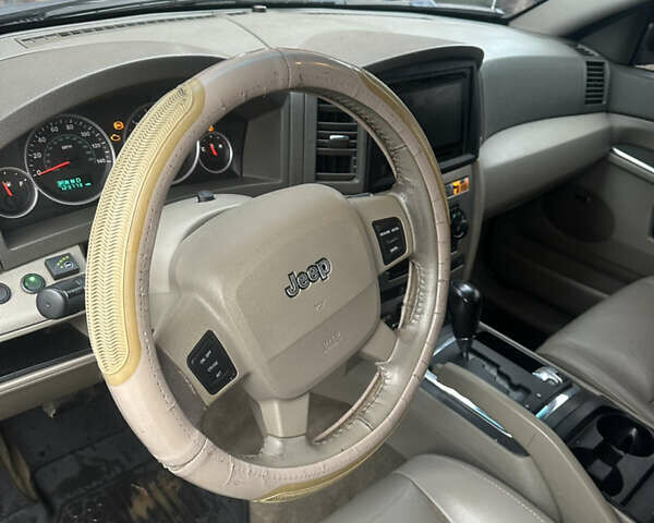 Серый Джип Гранд Чероки, объемом двигателя 4.7 л и пробегом 190 тыс. км за 8777 $, фото 12 на Automoto.ua