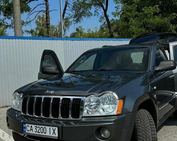 Серый Джип Гранд Чероки, объемом двигателя 2.99 л и пробегом 350 тыс. км за 9999 $, фото 1 на Automoto.ua