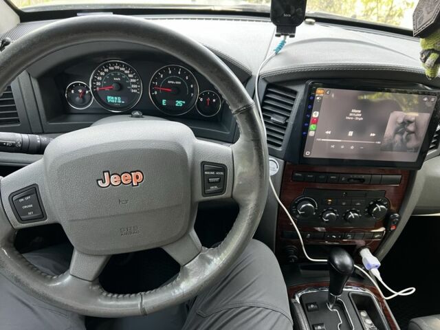 Джип Grand Cherokee 2005 у Краматорске на Automoto.ua Сірий Джип Grand Cherokee, об'ємом двигуна 3 л та пробігом 348 тис. км за 7500 $, фото 6 на Automoto.ua