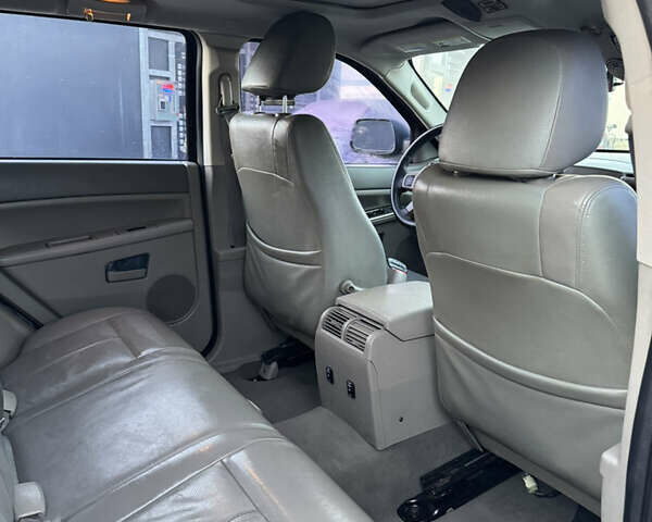 Сірий Джип Grand Cherokee, об'ємом двигуна 2.99 л та пробігом 195 тис. км за 10500 $, фото 13 на Automoto.ua