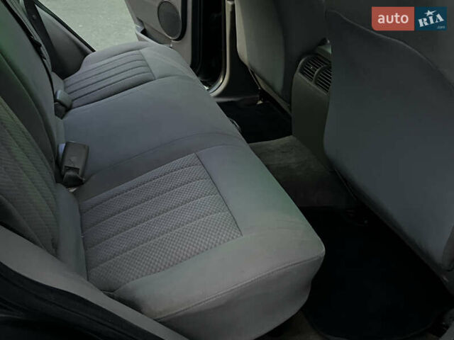 Серый Джип Гранд Чероки, объемом двигателя 3.7 л и пробегом 268 тыс. км за 6600 $, фото 34 на Automoto.ua