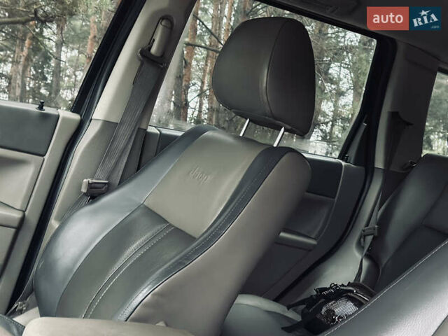 Серый Джип Гранд Чероки, объемом двигателя 4.7 л и пробегом 272 тыс. км за 6500 $, фото 9 на Automoto.ua