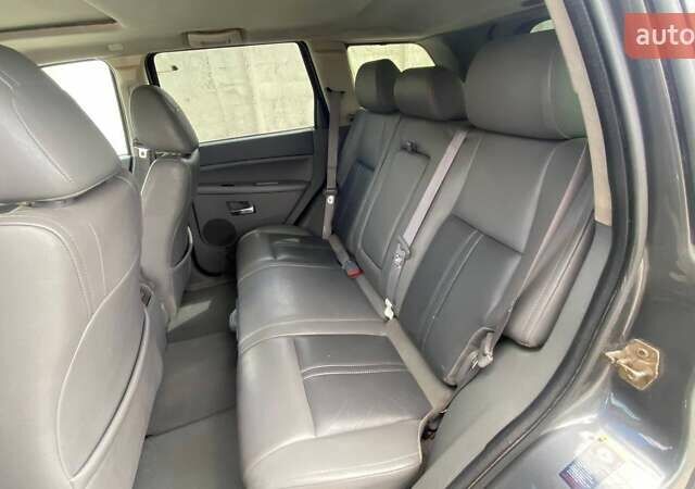 Сірий Джип Grand Cherokee, об'ємом двигуна 2.99 л та пробігом 315 тис. км за 10500 $, фото 5 на Automoto.ua