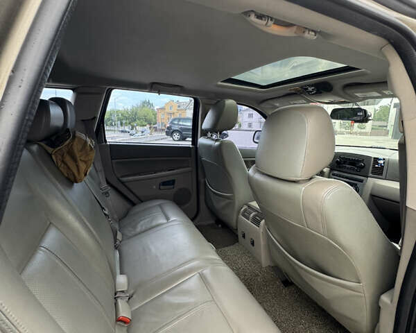 Серый Джип Гранд Чероки, объемом двигателя 2.99 л и пробегом 190 тыс. км за 10700 $, фото 8 на Automoto.ua