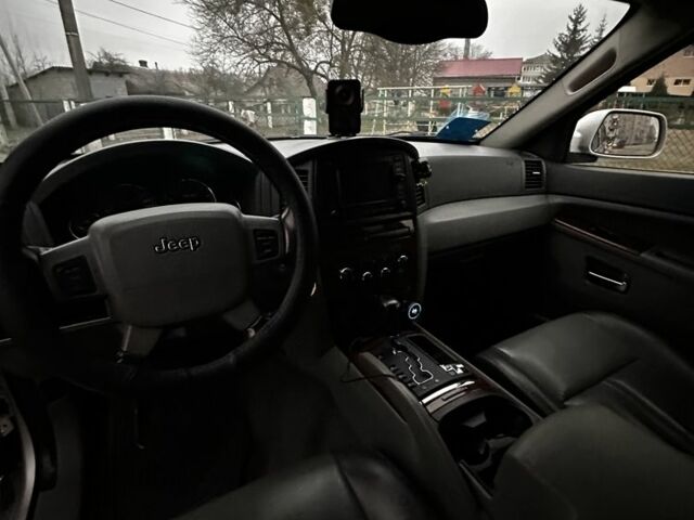 Серый Джип Гранд Чероки, объемом двигателя 3 л и пробегом 530 тыс. км за 5400 $, фото 6 на Automoto.ua