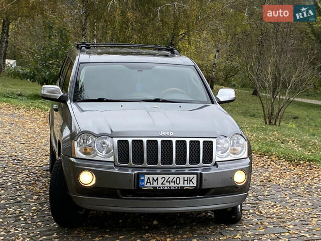 Джип Grand Cherokee 2006 у Житомирі на Automoto.ua Сірий Джип Grand Cherokee, об'ємом двигуна 3 л та пробігом 243 тис. км за 9999 $, фото 15 на Automoto.ua