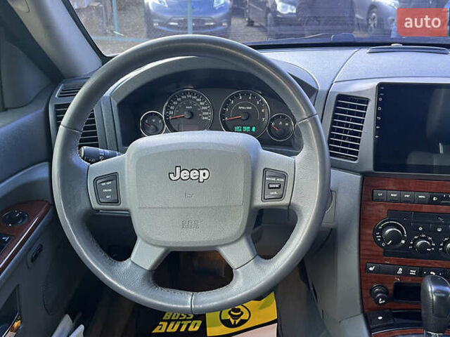 Серый Джип Гранд Чероки, объемом двигателя 5.65 л и пробегом 244 тыс. км за 9200 $, фото 10 на Automoto.ua
