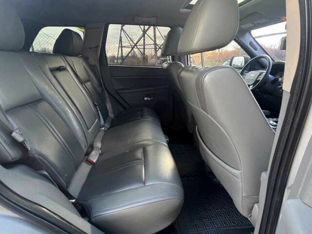 Серый Джип Гранд Чероки, объемом двигателя 5.7 л и пробегом 244 тыс. км за 9200 $, фото 20 на Automoto.ua