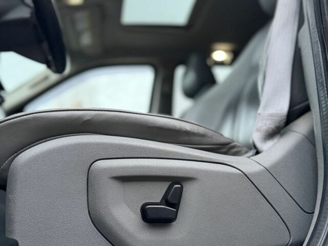 Серый Джип Гранд Чероки, объемом двигателя 3 л и пробегом 290 тыс. км за 3200 $, фото 5 на Automoto.ua