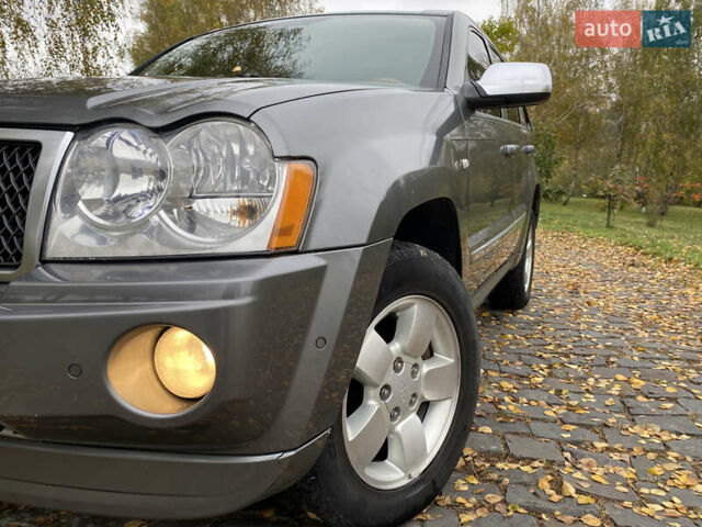 Джип Grand Cherokee 2006 у Житомирі на Automoto.ua Сірий Джип Grand Cherokee, об'ємом двигуна 3 л та пробігом 243 тис. км за 9999 $, фото 58 на Automoto.ua