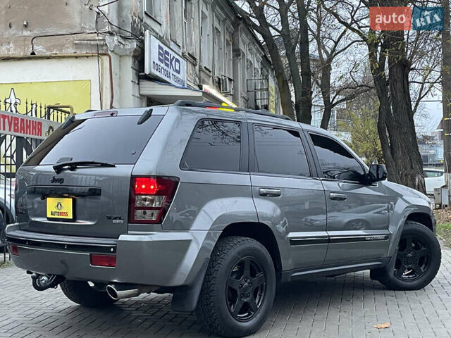 Серый Джип Гранд Чероки, объемом двигателя 5.7 л и пробегом 205 тыс. км за 11999 $, фото 4 на Automoto.ua