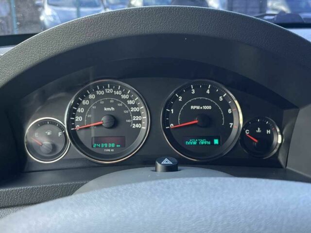 Серый Джип Гранд Чероки, объемом двигателя 5.7 л и пробегом 244 тыс. км за 9200 $, фото 11 на Automoto.ua