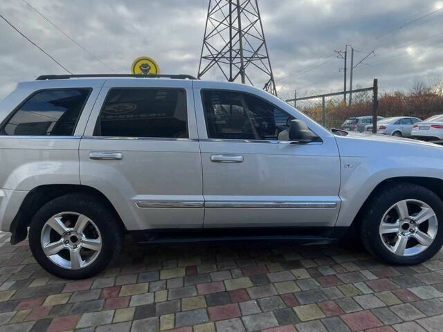 Серый Джип Гранд Чероки, объемом двигателя 5.7 л и пробегом 244 тыс. км за 9200 $, фото 7 на Automoto.ua