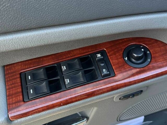 Серый Джип Гранд Чероки, объемом двигателя 5.7 л и пробегом 244 тыс. км за 9200 $, фото 17 на Automoto.ua