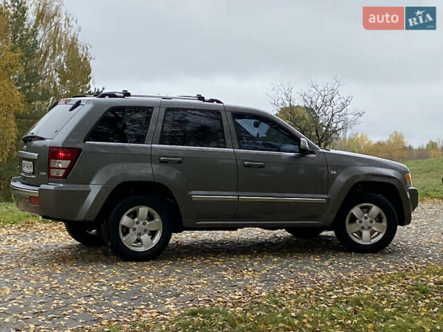 Джип Grand Cherokee 2006 у Житомирі на Automoto.ua Сірий Джип Grand Cherokee, об'ємом двигуна 3 л та пробігом 243 тис. км за 9999 $, фото 11 на Automoto.ua