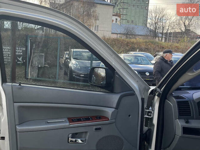 Серый Джип Гранд Чероки, объемом двигателя 5.65 л и пробегом 244 тыс. км за 9200 $, фото 16 на Automoto.ua