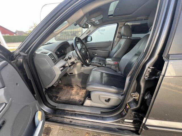 Сірий Джип Grand Cherokee, об'ємом двигуна 3 л та пробігом 275 тис. км за 5547 $, фото 4 на Automoto.ua