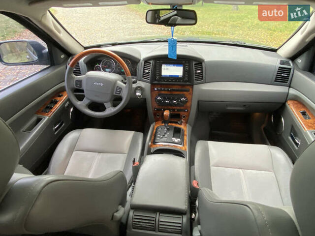 Джип Grand Cherokee 2006 у Житомирі на Automoto.ua Сірий Джип Grand Cherokee, об'ємом двигуна 3 л та пробігом 243 тис. км за 9999 $, фото 19 на Automoto.ua