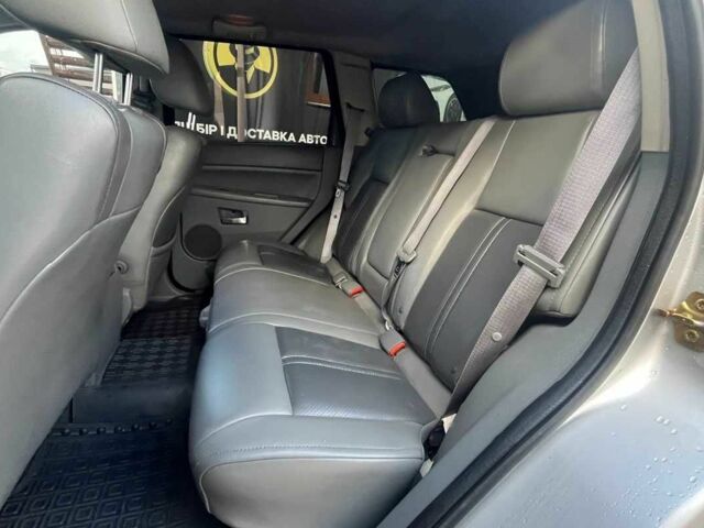 Серый Джип Гранд Чероки, объемом двигателя 5.7 л и пробегом 244 тыс. км за 9200 $, фото 18 на Automoto.ua