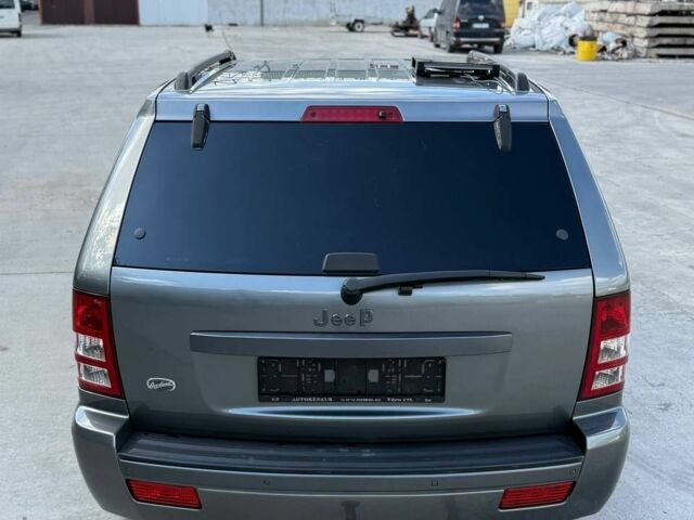 Сірий Джип Grand Cherokee, об'ємом двигуна 3 л та пробігом 240 тис. км за 12500 $, фото 3 на Automoto.ua