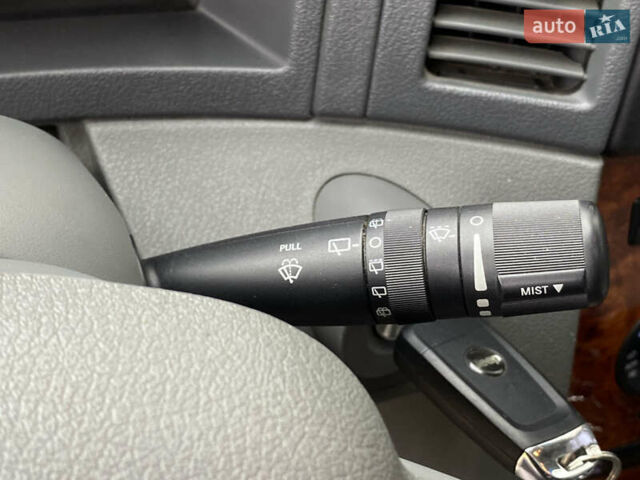 Джип Grand Cherokee 2006 у Житомирі на Automoto.ua Сірий Джип Grand Cherokee, об'ємом двигуна 3 л та пробігом 243 тис. км за 9999 $, фото 55 на Automoto.ua
