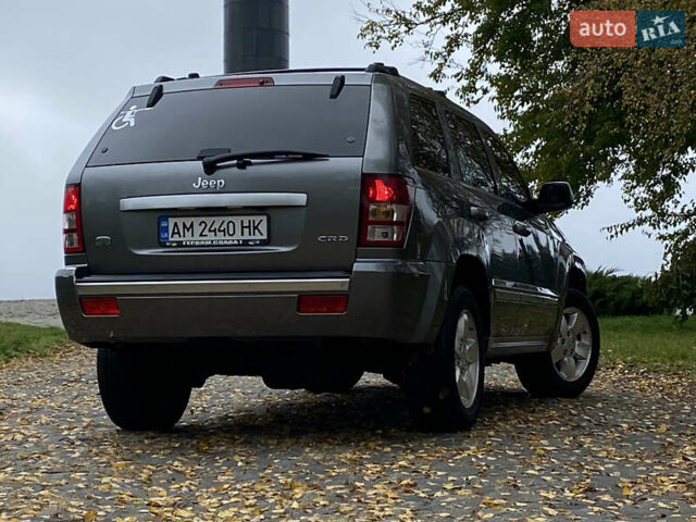 Джип Grand Cherokee 2006 у Житомирі на Automoto.ua Сірий Джип Grand Cherokee, об'ємом двигуна 3 л та пробігом 243 тис. км за 9999 $, фото 9 на Automoto.ua