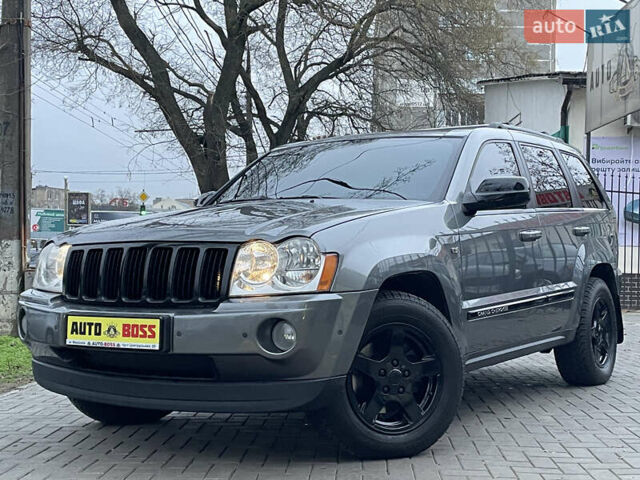 Сірий Джип Grand Cherokee, об'ємом двигуна 5.7 л та пробігом 205 тис. км за 11999 $, фото 1 на Automoto.ua