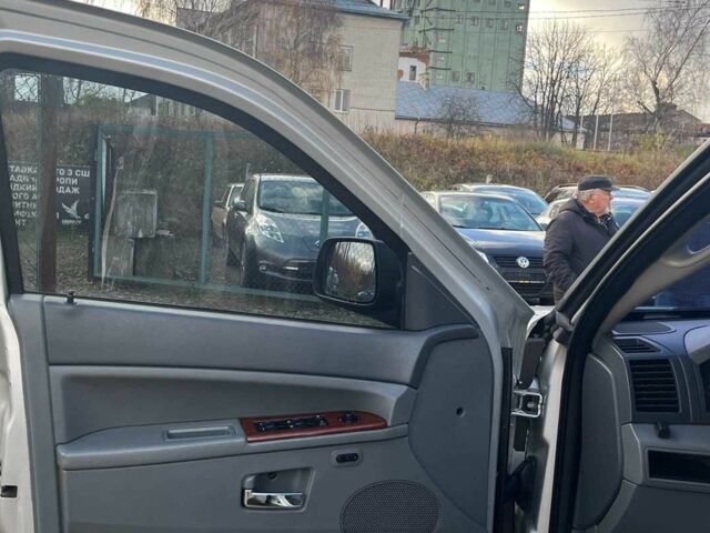 Серый Джип Гранд Чероки, объемом двигателя 5.7 л и пробегом 244 тыс. км за 9200 $, фото 16 на Automoto.ua