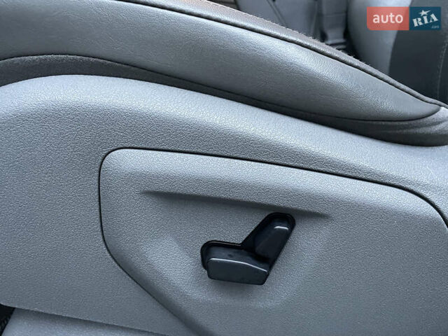 Сірий Джип Grand Cherokee, об'ємом двигуна 5.7 л та пробігом 205 тис. км за 11999 $, фото 12 на Automoto.ua