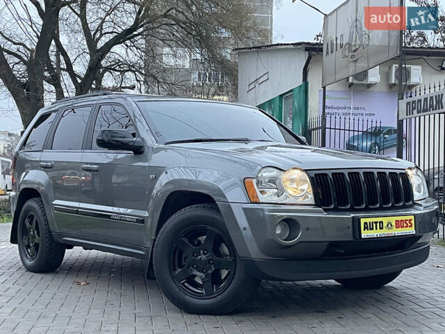Серый Джип Гранд Чероки, объемом двигателя 5.7 л и пробегом 205 тыс. км за 11999 $, фото 2 на Automoto.ua