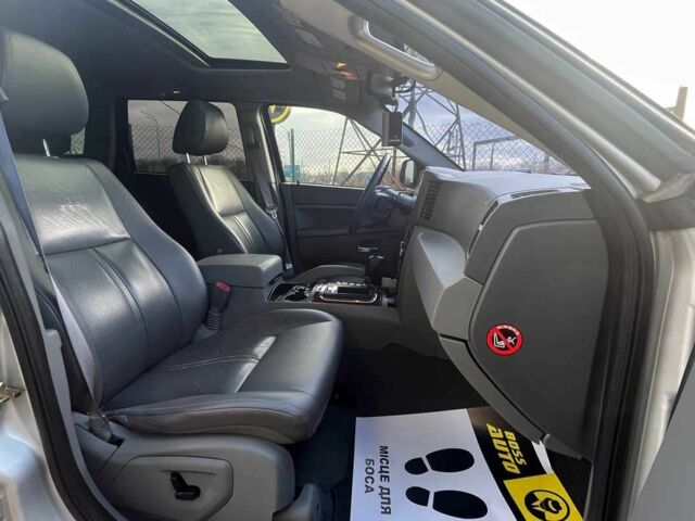 Серый Джип Гранд Чероки, объемом двигателя 5.7 л и пробегом 244 тыс. км за 9200 $, фото 19 на Automoto.ua