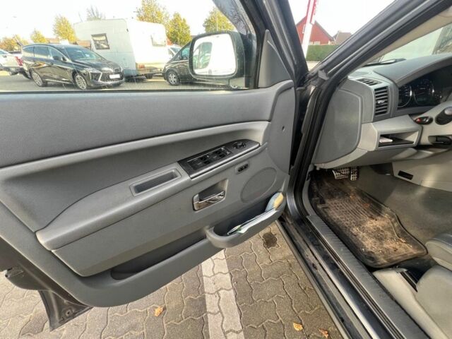 Сірий Джип Grand Cherokee, об'ємом двигуна 3 л та пробігом 275 тис. км за 5547 $, фото 3 на Automoto.ua