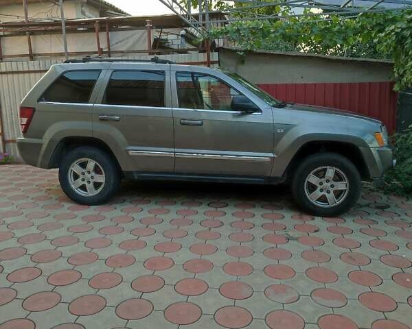 Сірий Джип Grand Cherokee, об'ємом двигуна 2.99 л та пробігом 270 тис. км за 10200 $, фото 1 на Automoto.ua