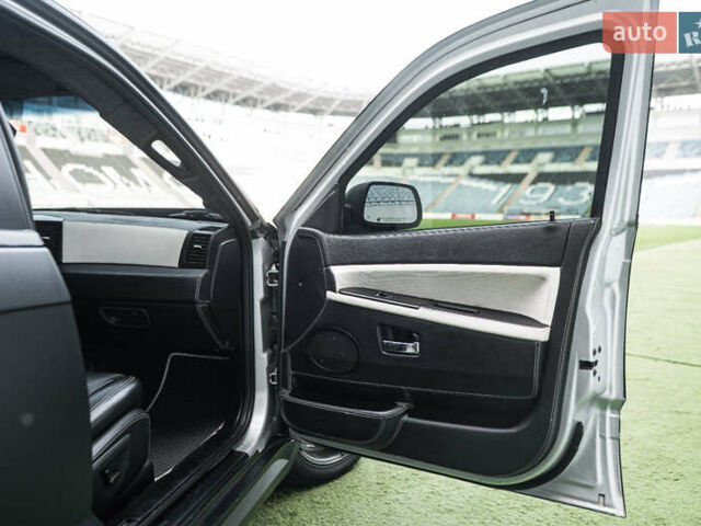 Серый Джип Гранд Чероки, объемом двигателя 6.06 л и пробегом 154 тыс. км за 14900 $, фото 60 на Automoto.ua