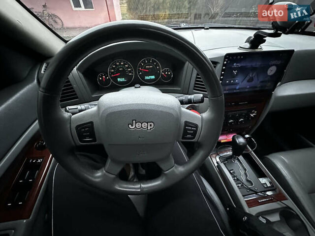 Серый Джип Гранд Чероки, объемом двигателя 2.99 л и пробегом 350 тыс. км за 11000 $, фото 6 на Automoto.ua