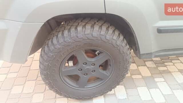 Сірий Джип Grand Cherokee, об'ємом двигуна 2.99 л та пробігом 317 тис. км за 10800 $, фото 8 на Automoto.ua